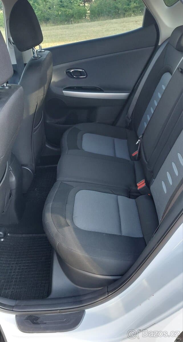 2012 Kia PROCEED - 18
