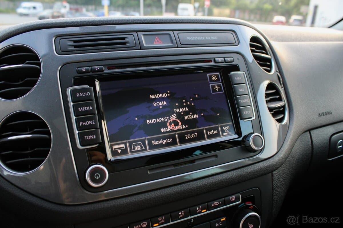 2012 Volkswagen TIGUAN - 18