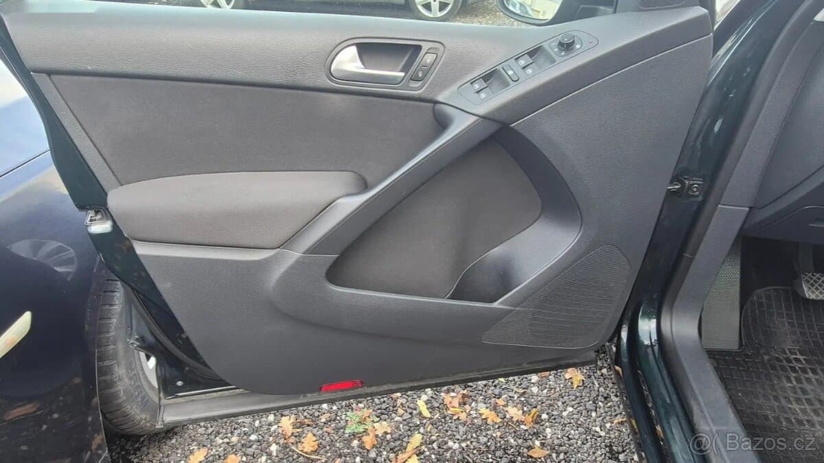 2012 Volkswagen TIGUAN - 18