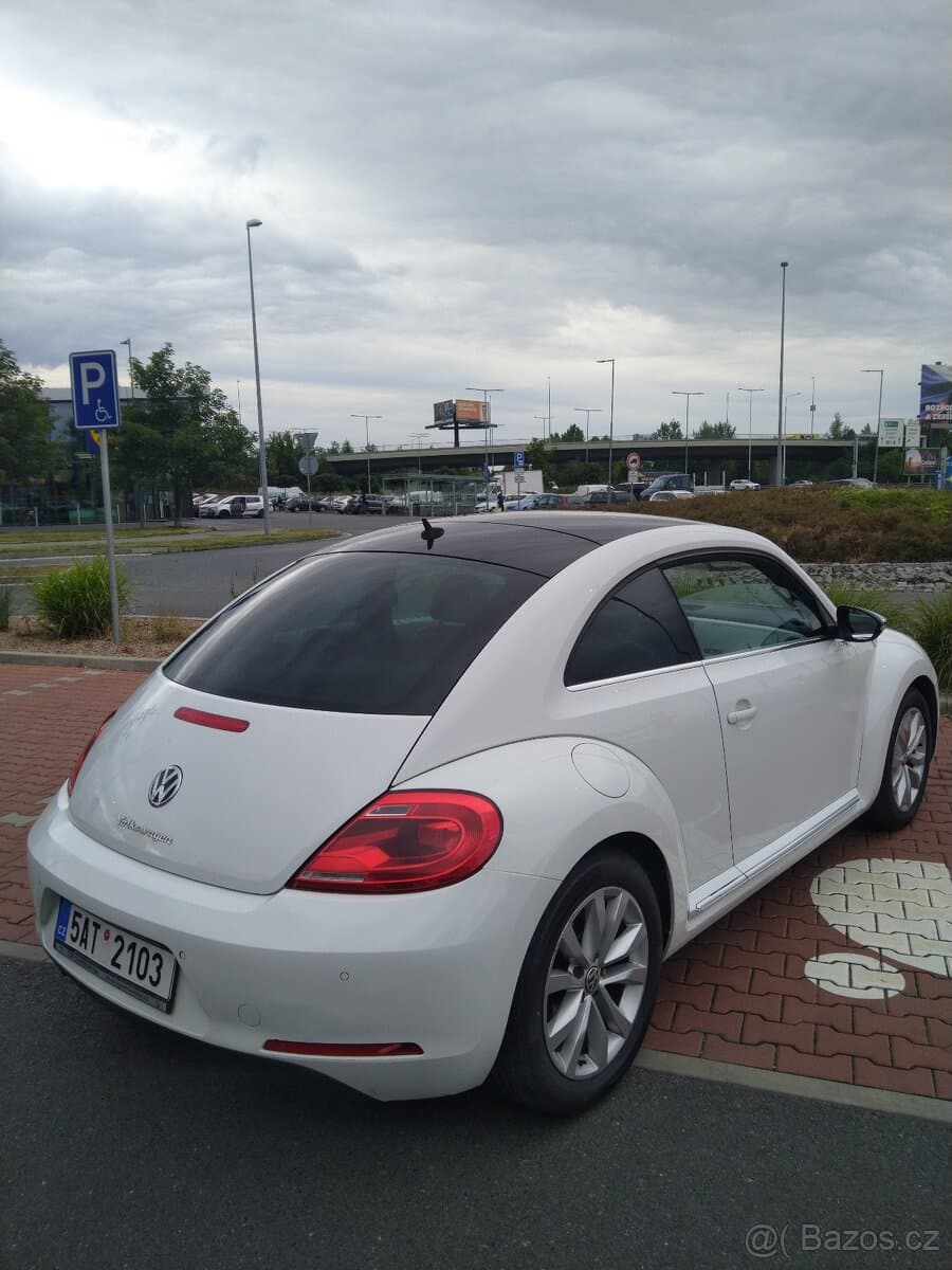 2016 Volkswagen BEETLE - 18