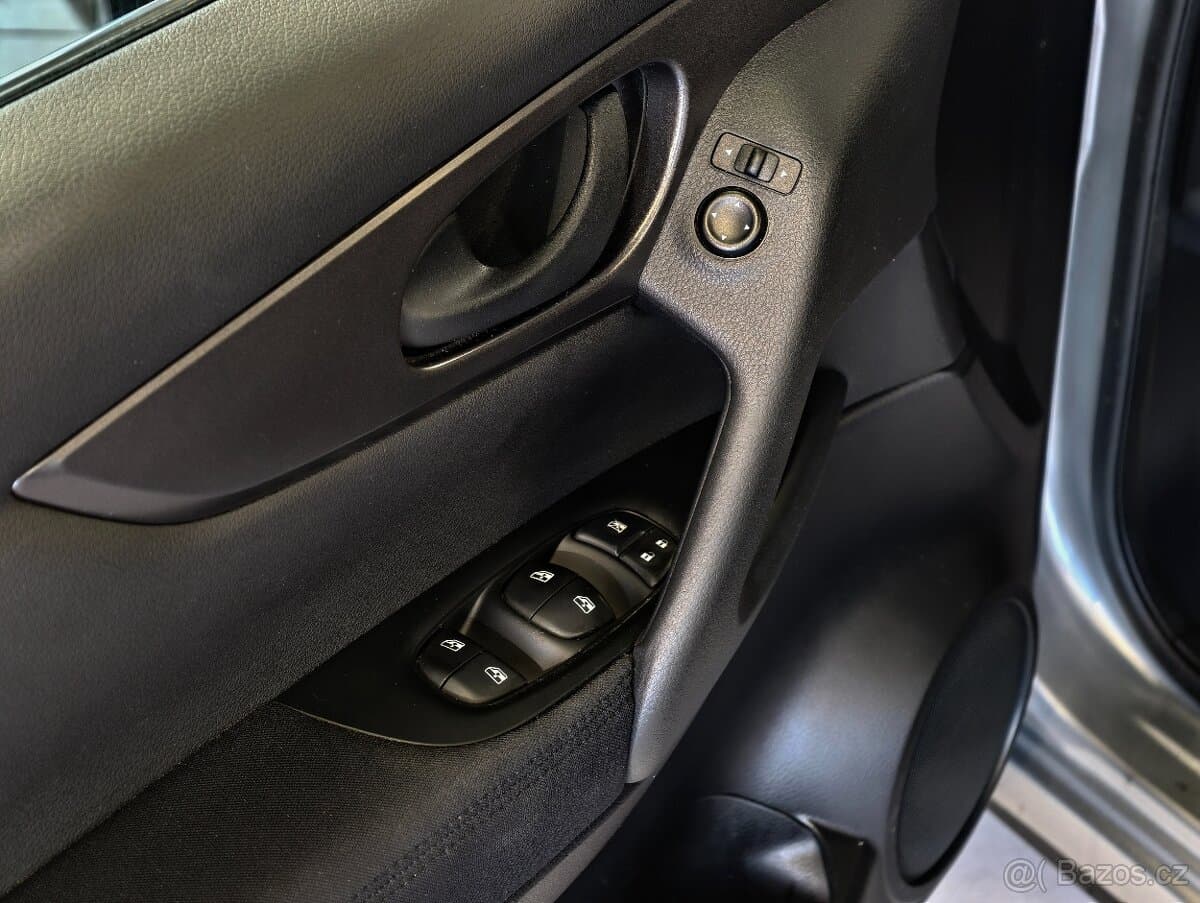 2017 Nissan QASHQAI - 18