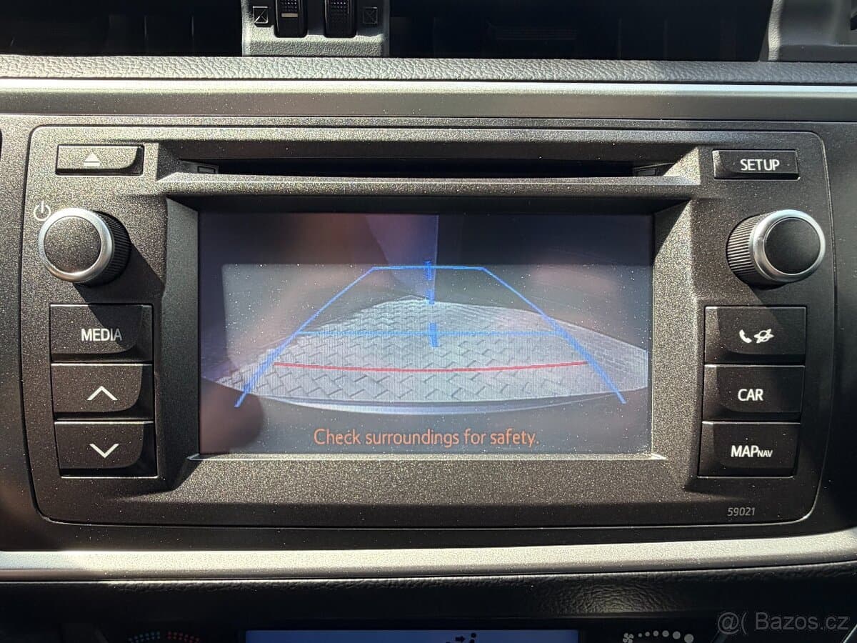 2014 Toyota AURIS - 18