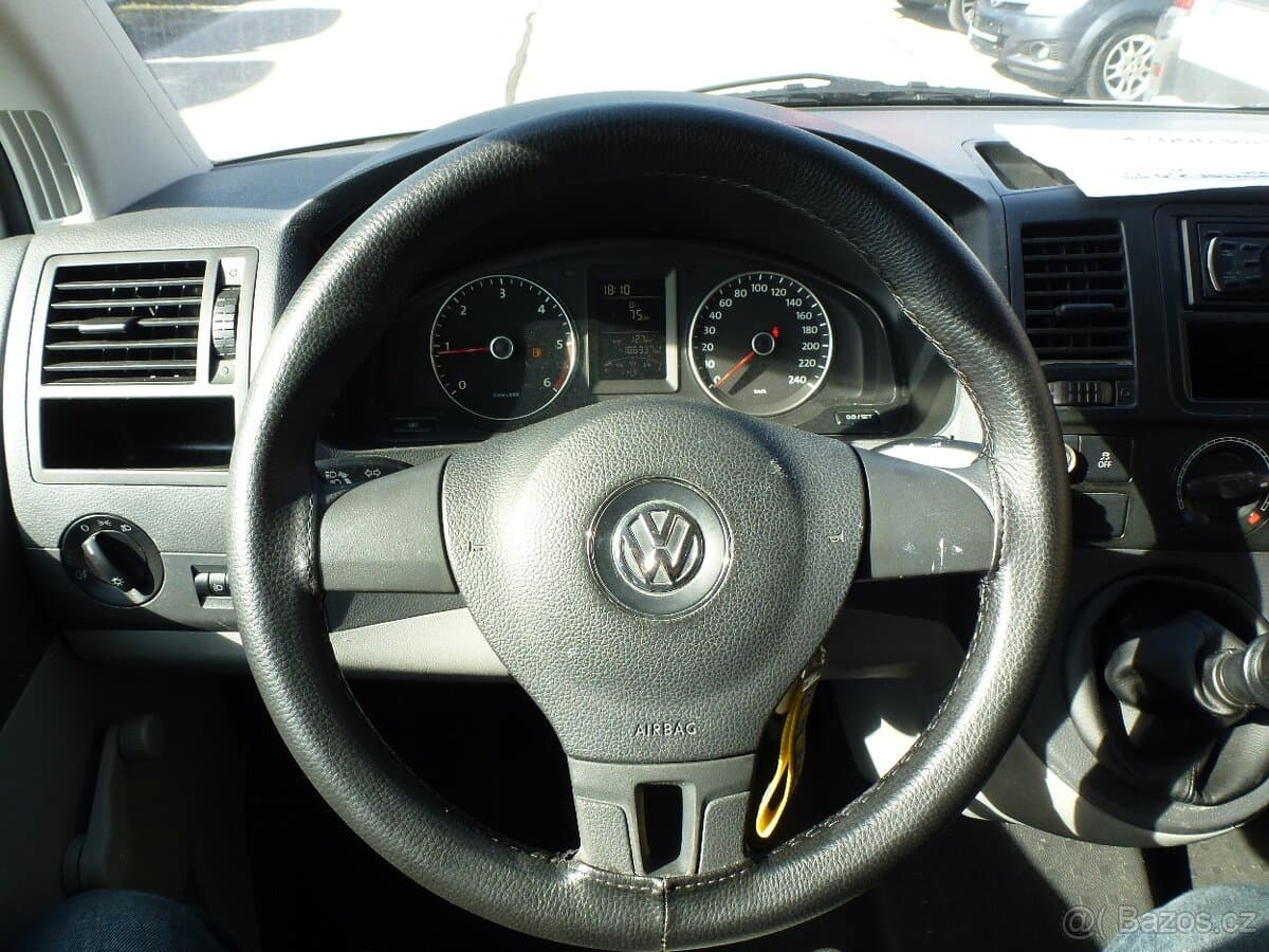 2011 Volkswagen TRANSPORTER - 18