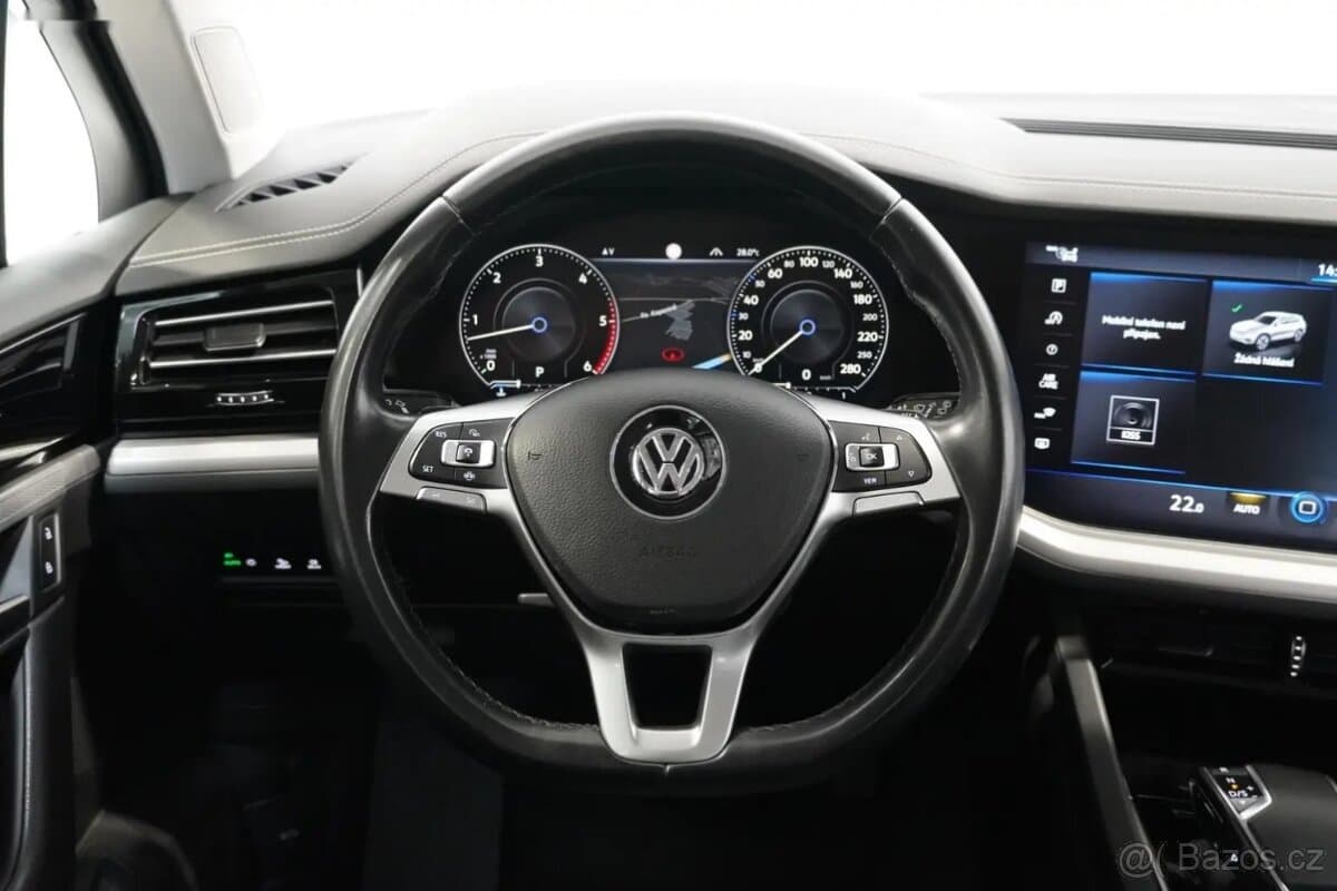 2019 Volkswagen TOUAREG - 18