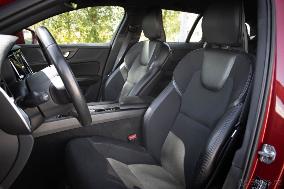 2018 Volvo V60 - 18
