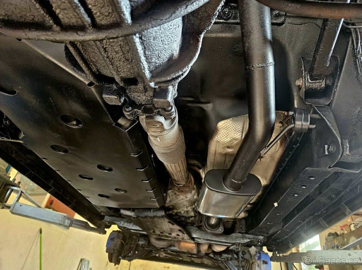 Jeep CHEROKEE - 18