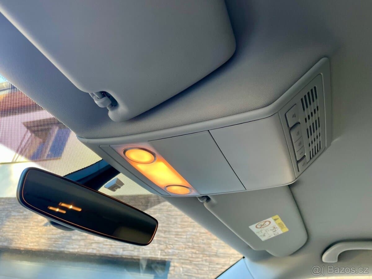 2015 Volkswagen MULTIVAN - 18