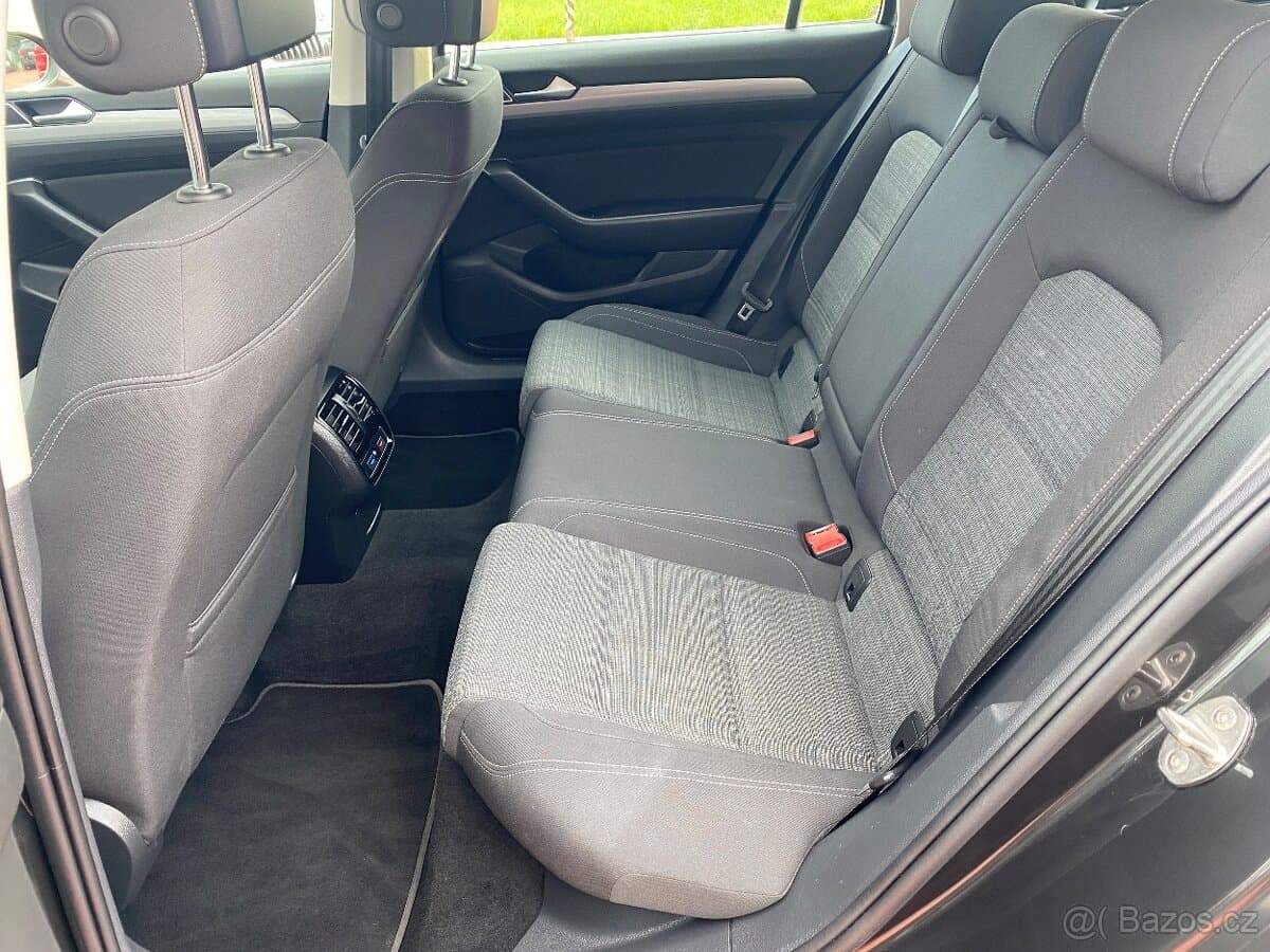 2019 Volkswagen PASSAT - 18