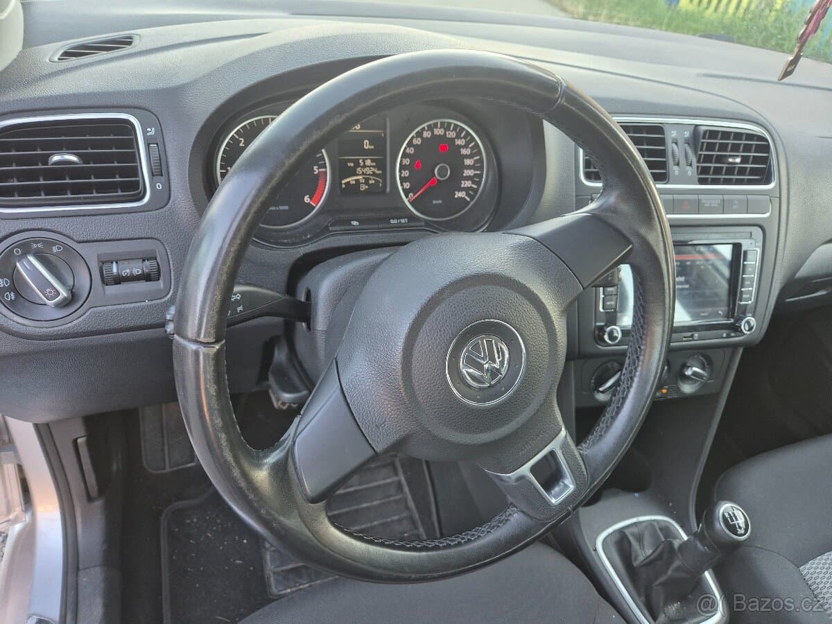 2011 Volkswagen POLO - 18