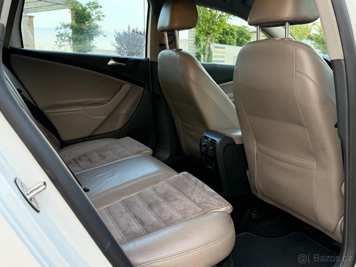 2010 Volkswagen PASSAT - 18