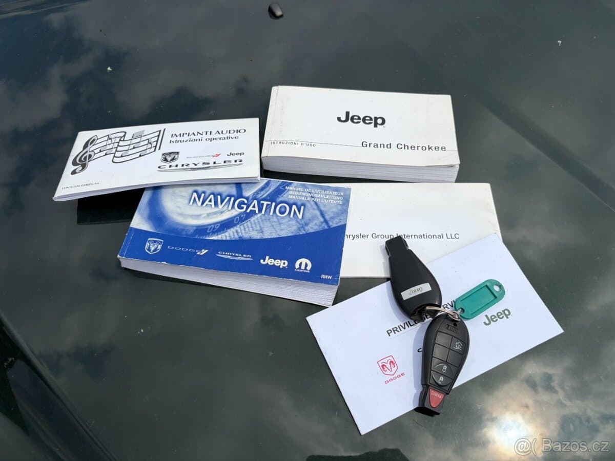 2011 Jeep CHEROKEE - 18