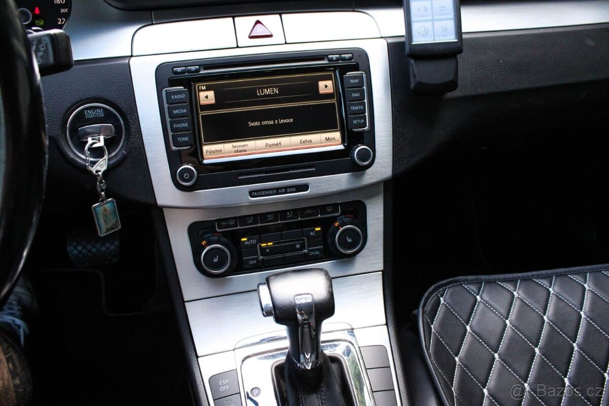 2010 Volkswagen PASSAT - 18
