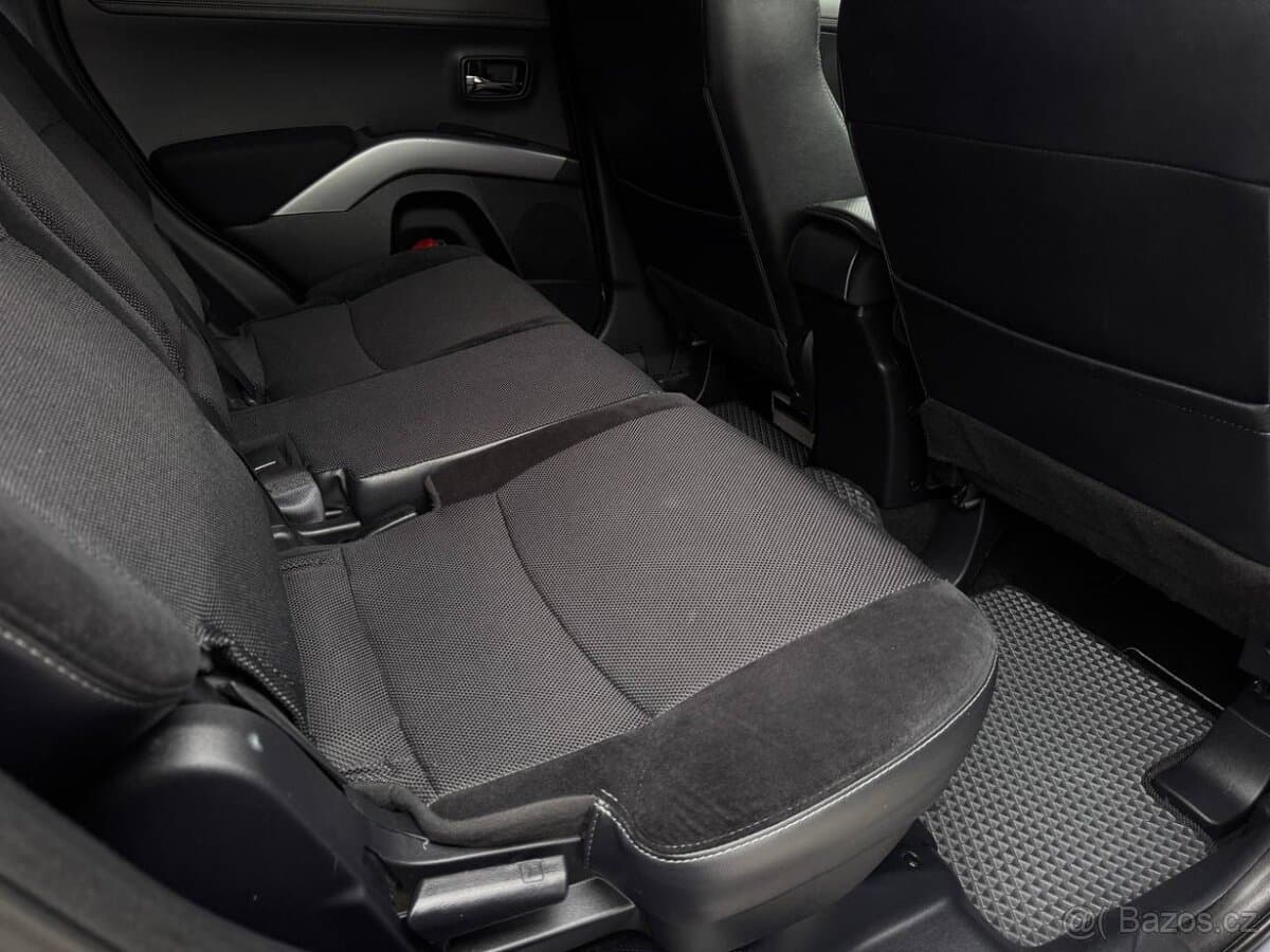 2011 Mitsubishi OUTLANDER - 18