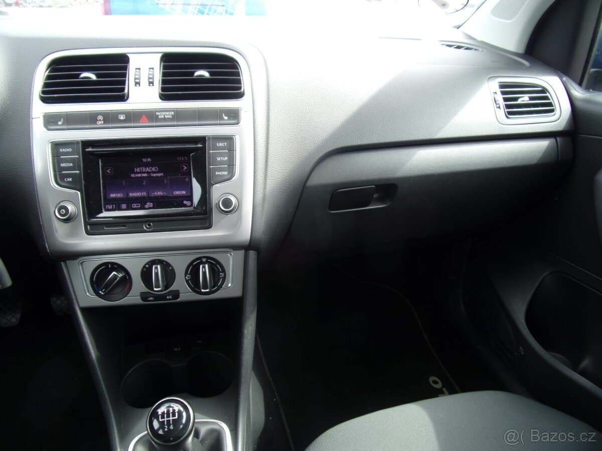 2017 Volkswagen POLO - 18