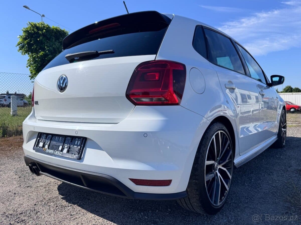 2015 Volkswagen POLO - 18