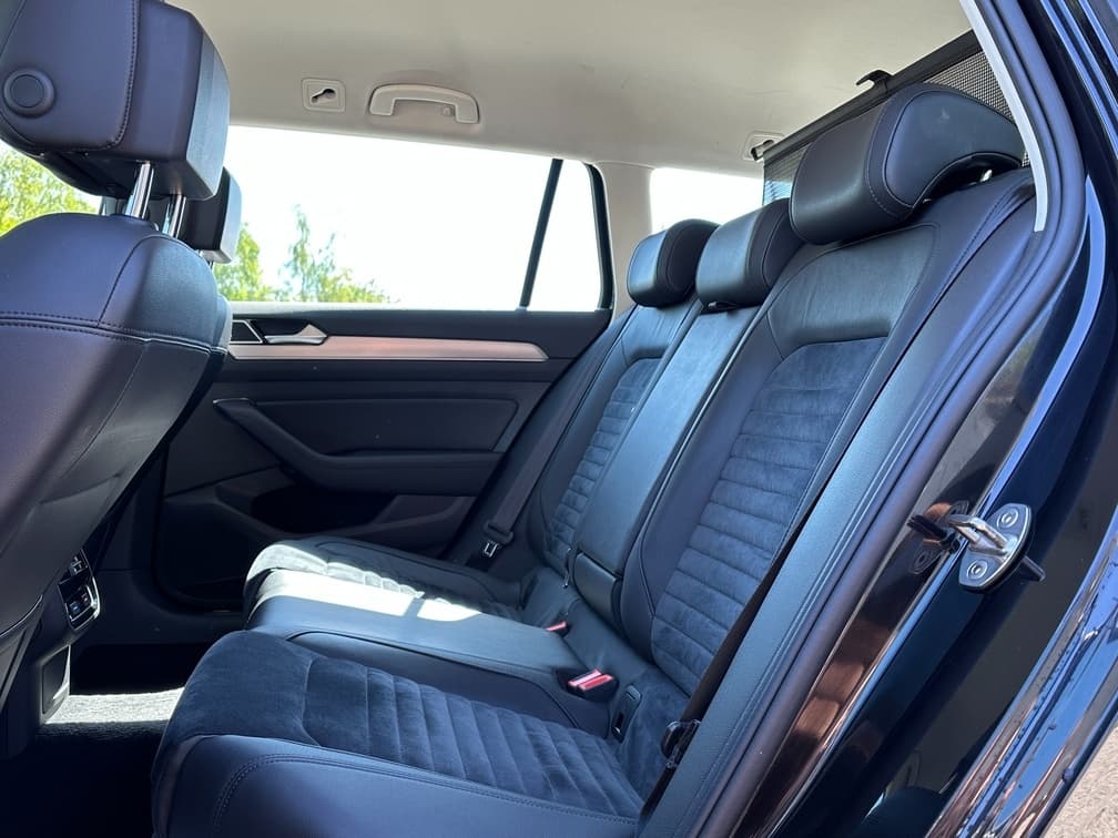 2016 Volkswagen PASSAT - 18