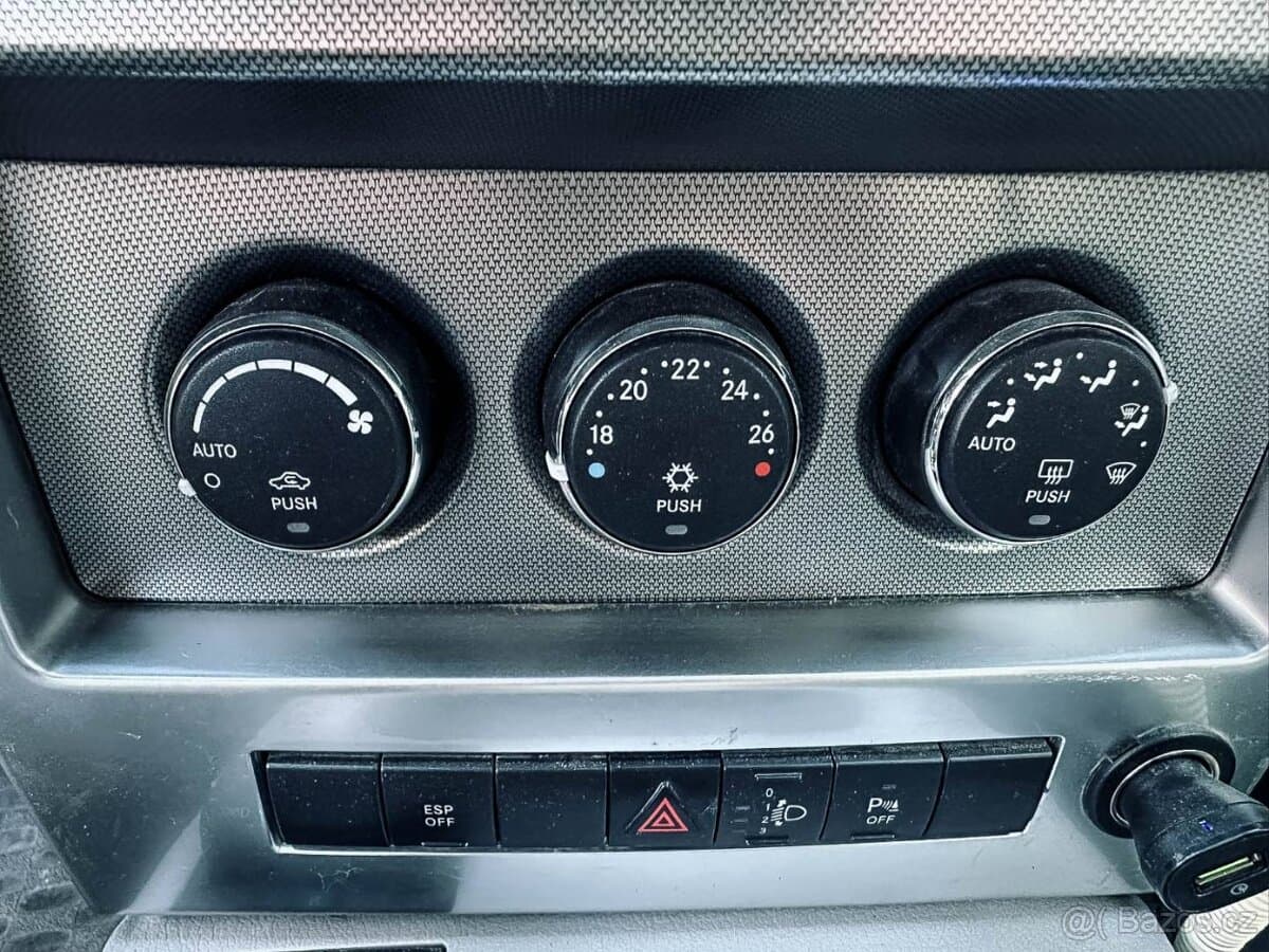 2008 Jeep CHEROKEE - 18