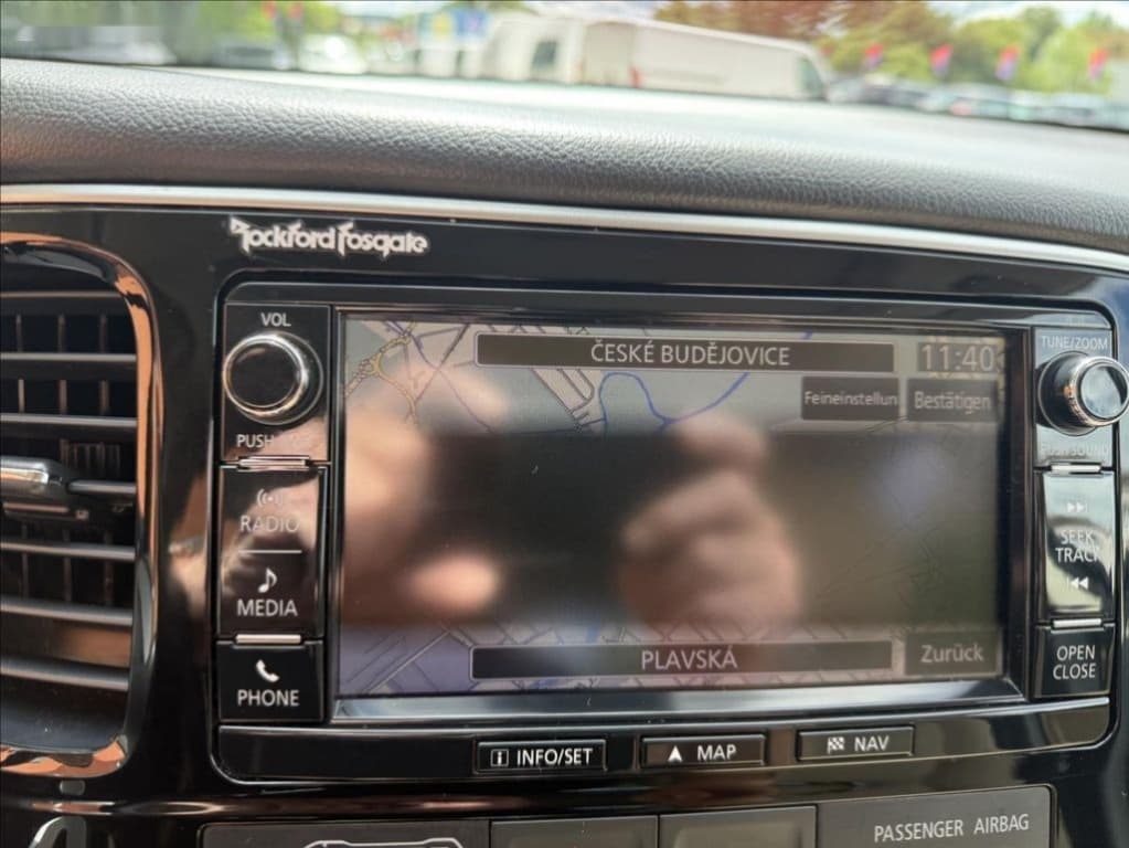 2016 Mitsubishi OUTLANDER - 18