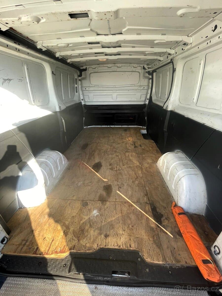 2015 Renault TRAFIC - 18