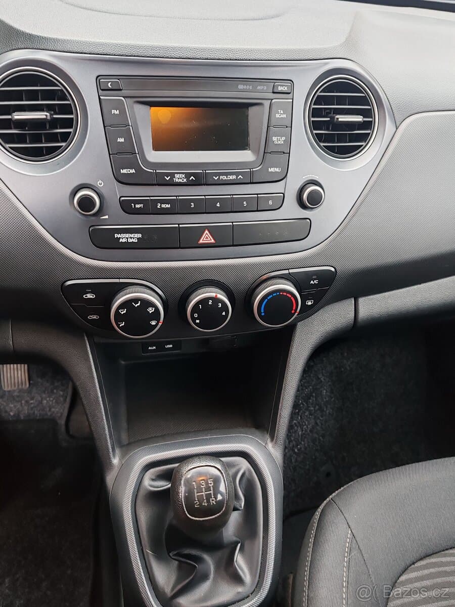 2017 Hyundai i10 - 18