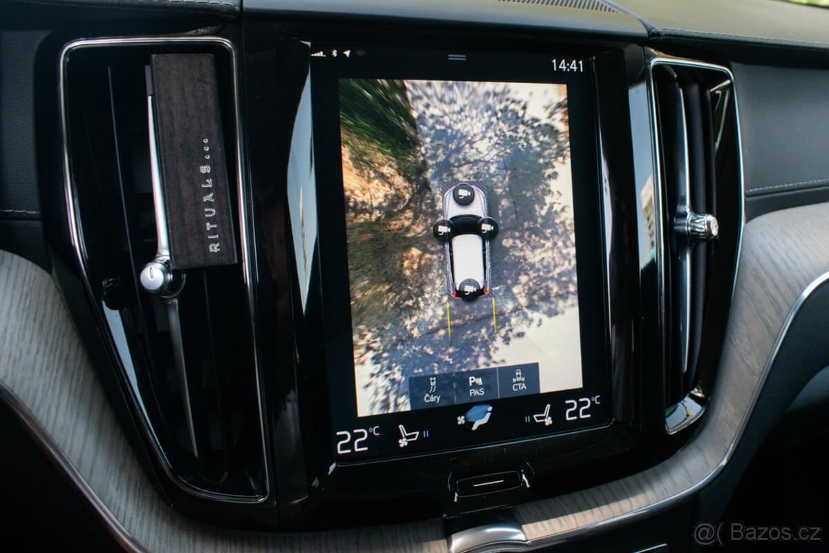 2018 Volvo XC60 - 18