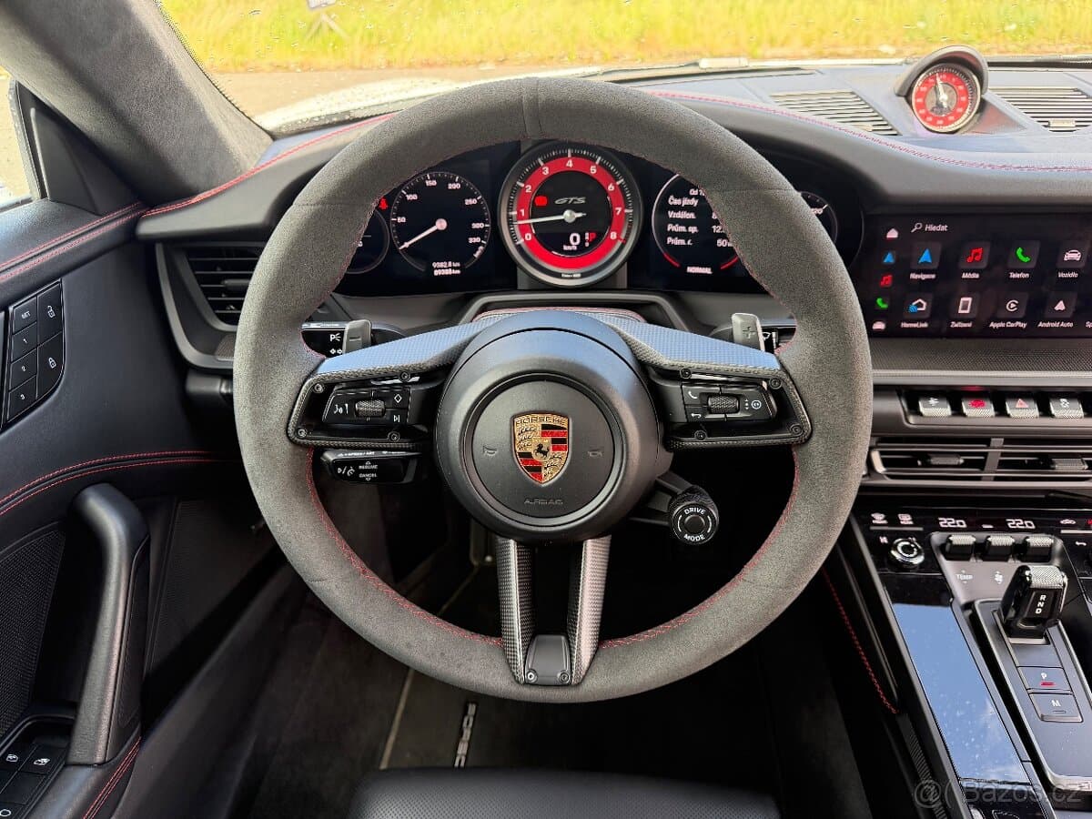 2023 Porsche 911 - 18