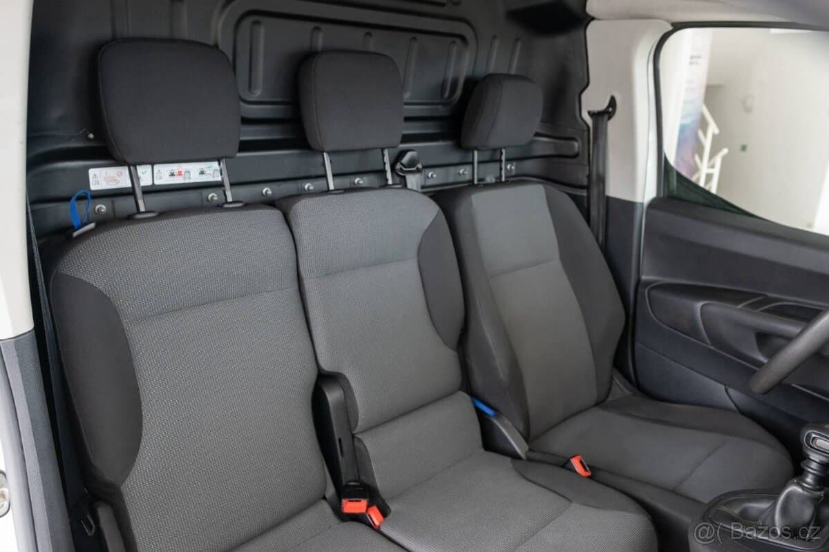 2019 Opel COMBO - 18