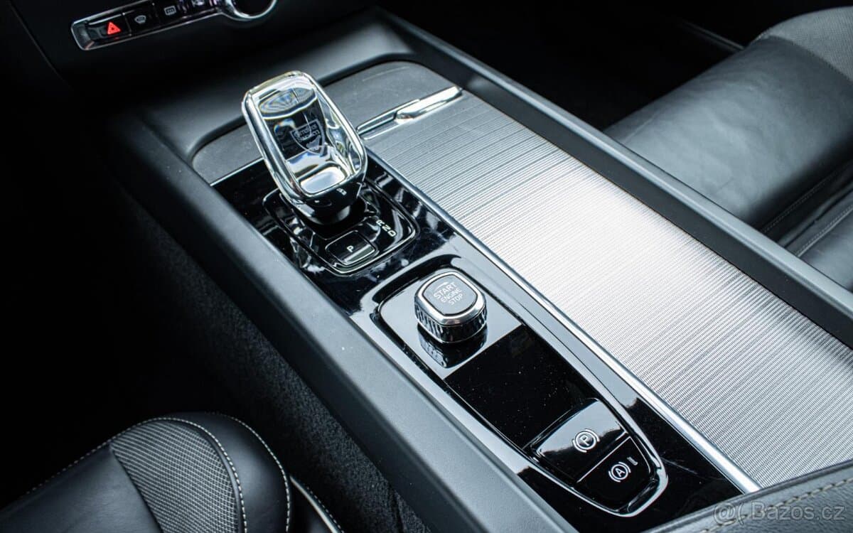 2023 Volvo V60 - 18