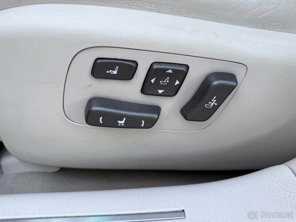 2012 Lexus LS - 18