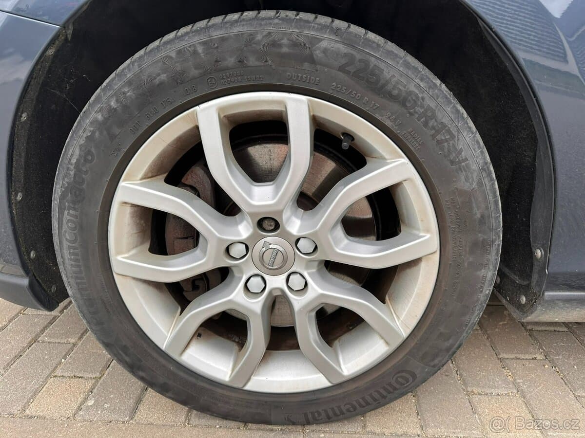 2016 Volvo V40 - 18
