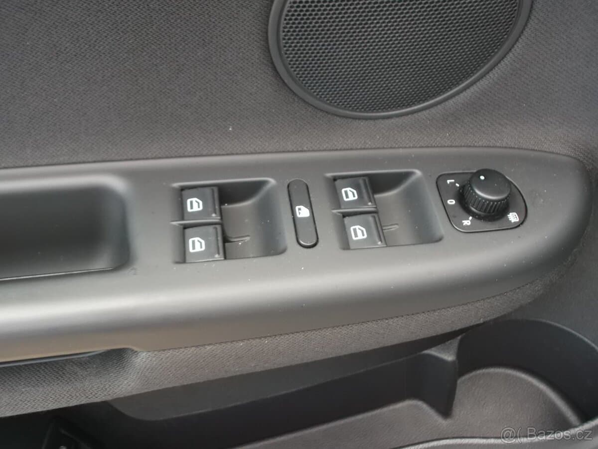 2010 Volkswagen GOLF - 18