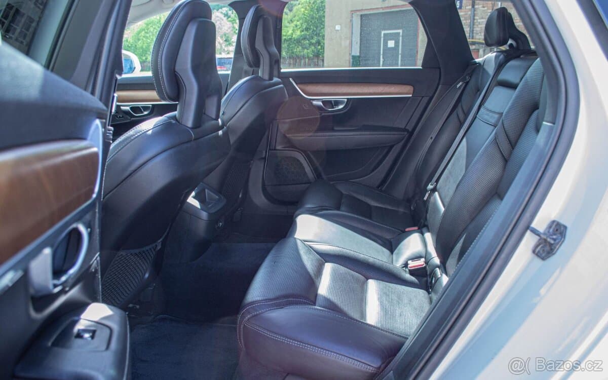 2017 Volvo V90 - 18