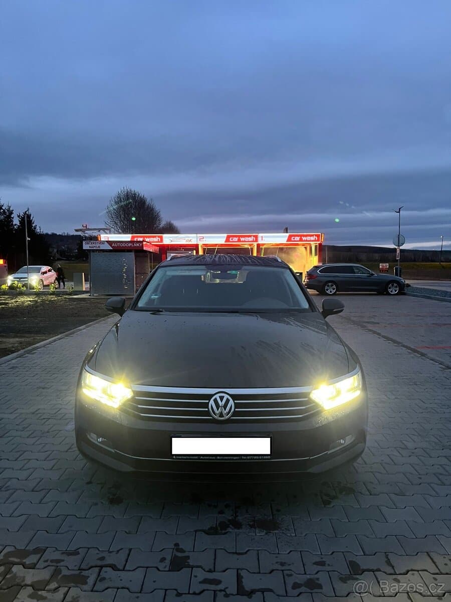 2015 Volkswagen PASSAT - 18