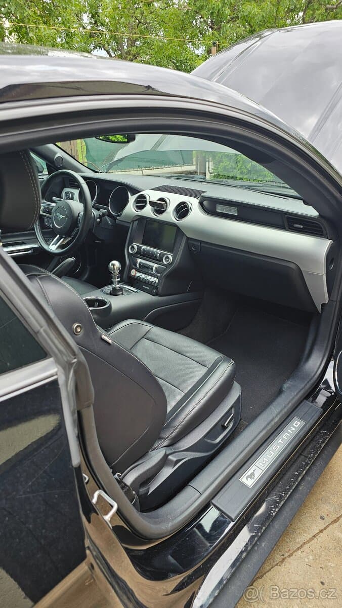 2016 Ford MUSTANG - 18