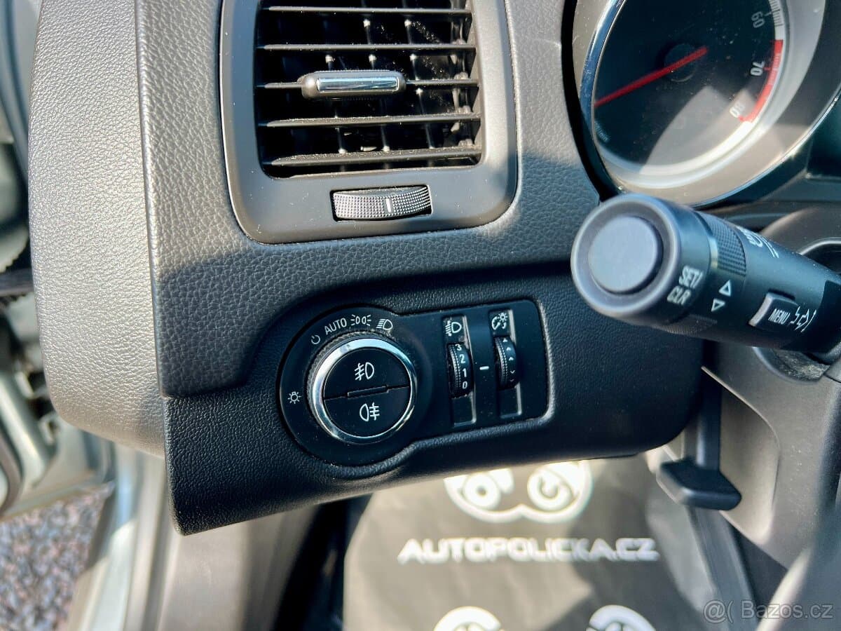 2010 Opel INSIGNIA - 18