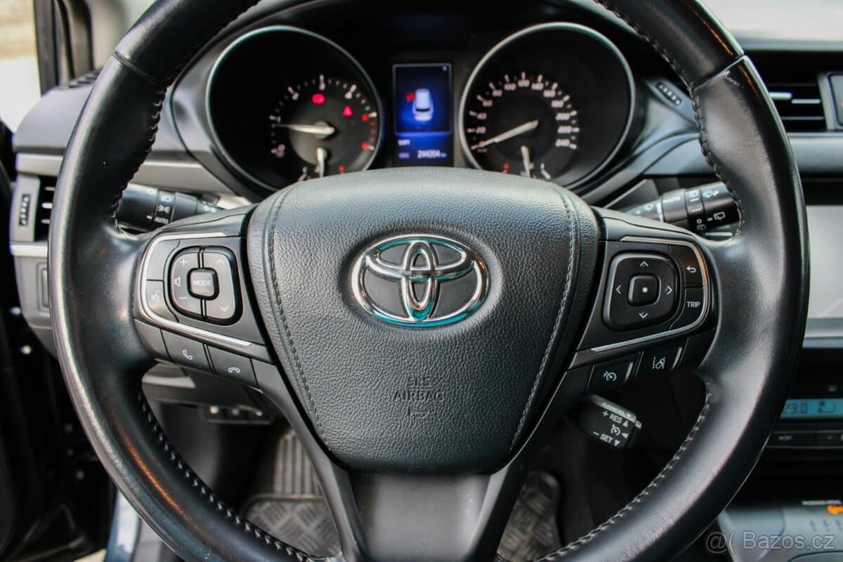 2015 Toyota AVENSIS - 18