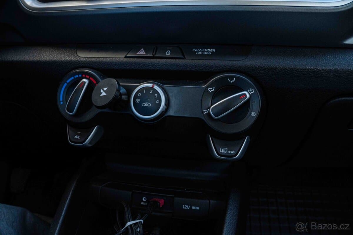 2020 Kia STONIC - 18