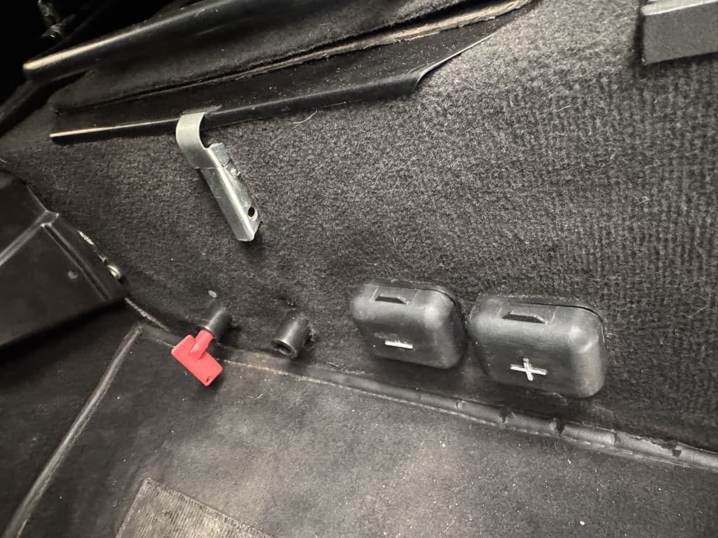 2010 Land Rover DEFENDER - 18