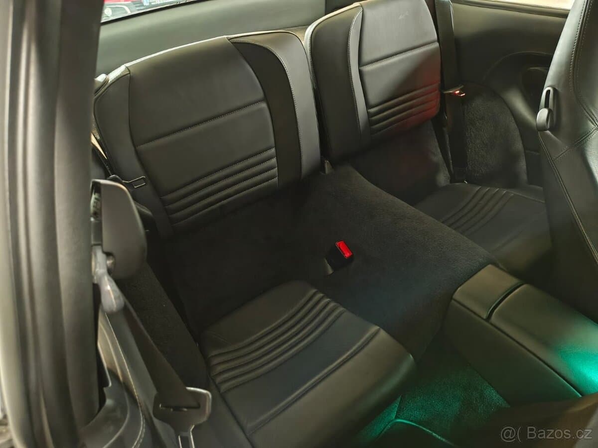 2004 Porsche 911 - 18