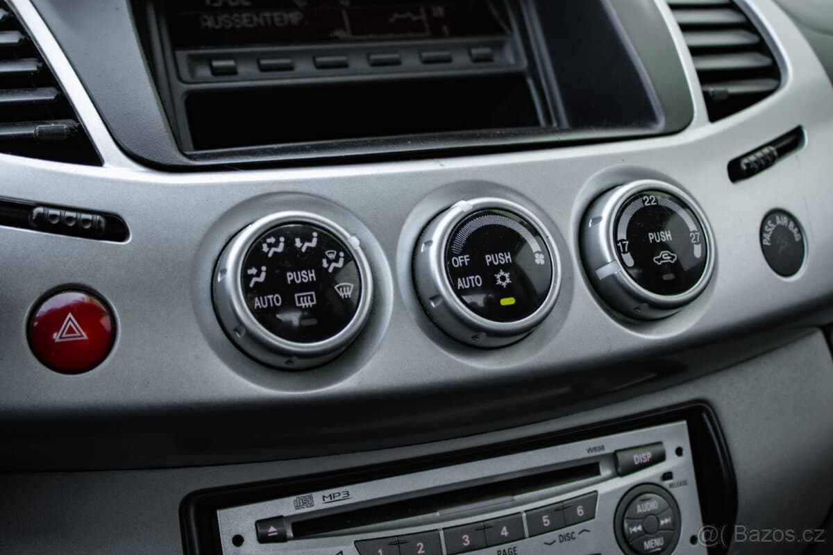 2011 Mitsubishi L200 - 18