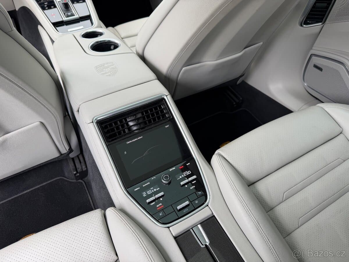 2019 Porsche PANAMERA - 18