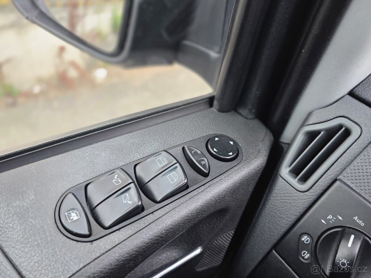 2012 Mercedes-Benz VITO - 18