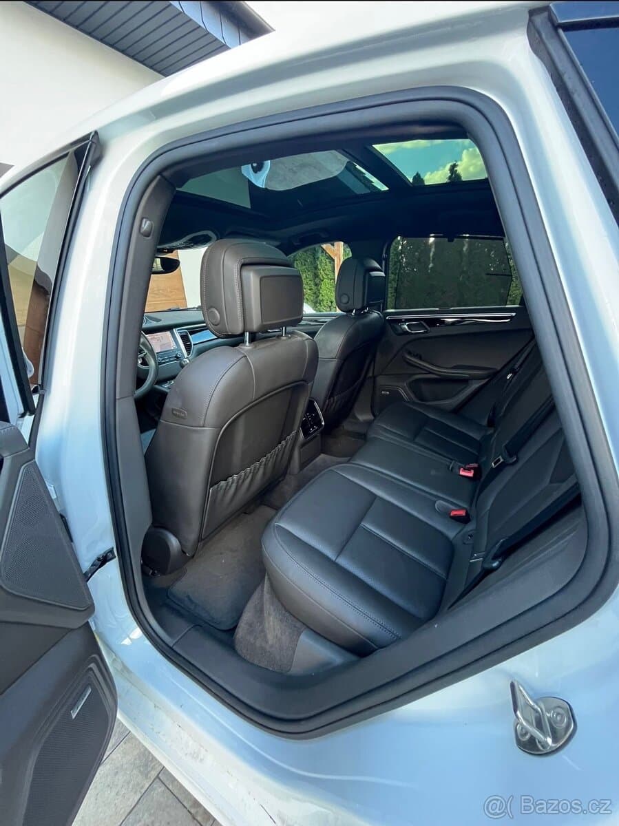2016 Porsche MACAN - 18