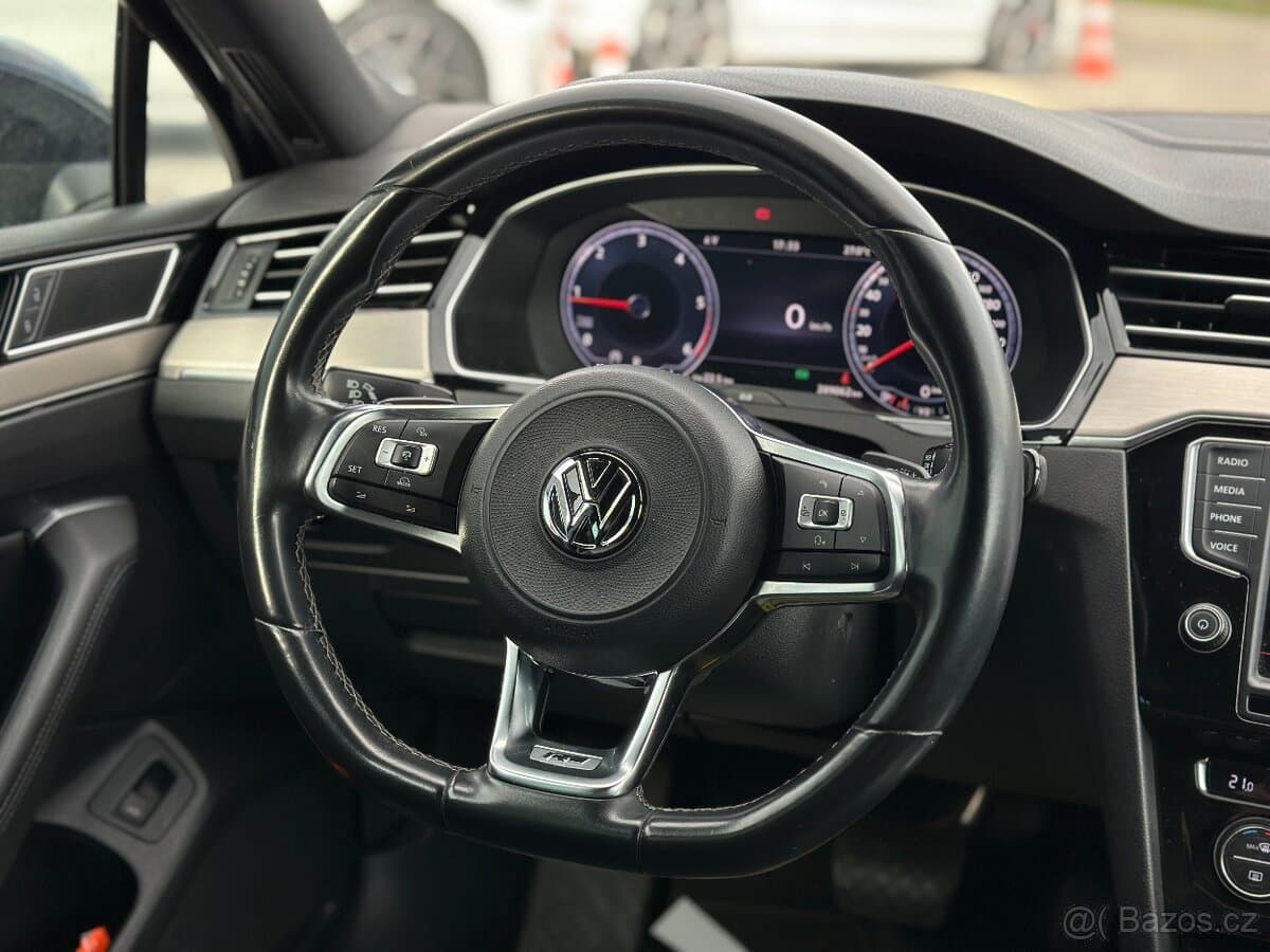 2015 Volkswagen PASSAT - 18