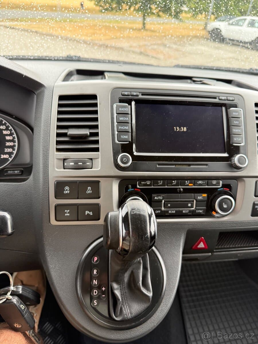 2013 Volkswagen CARAVELLE - 18
