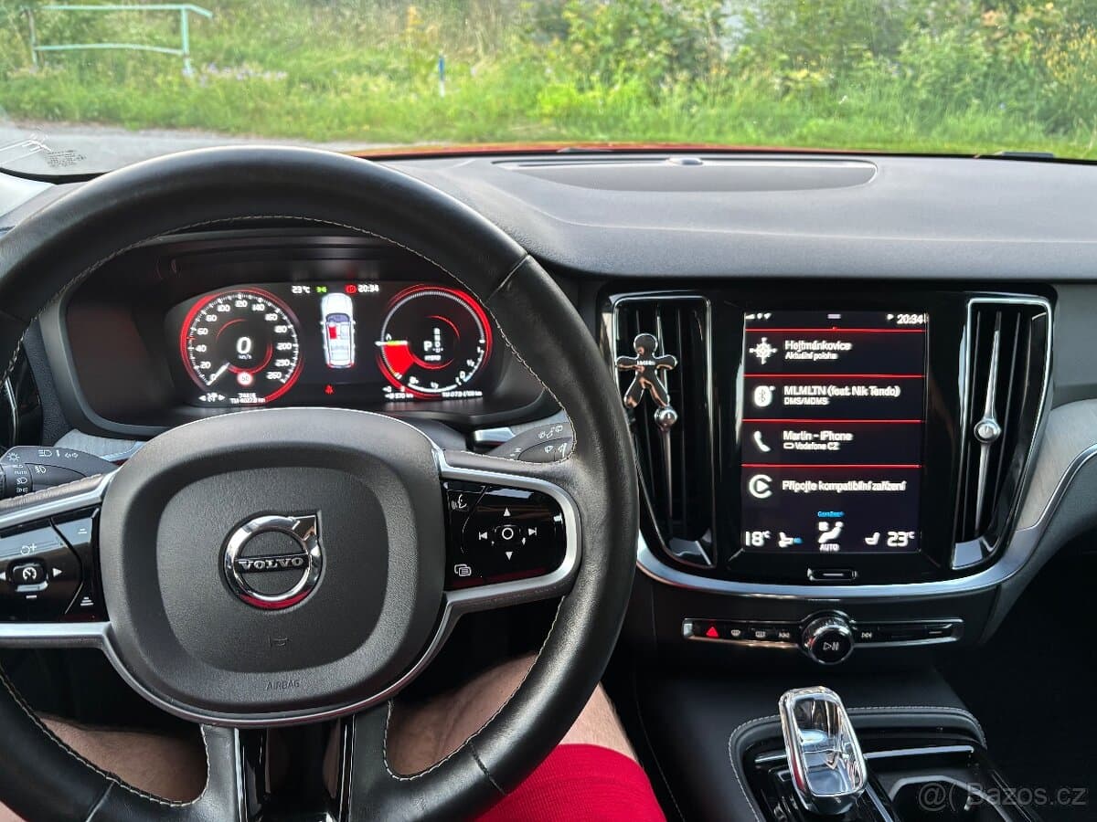 2020 Volvo V60 - 18