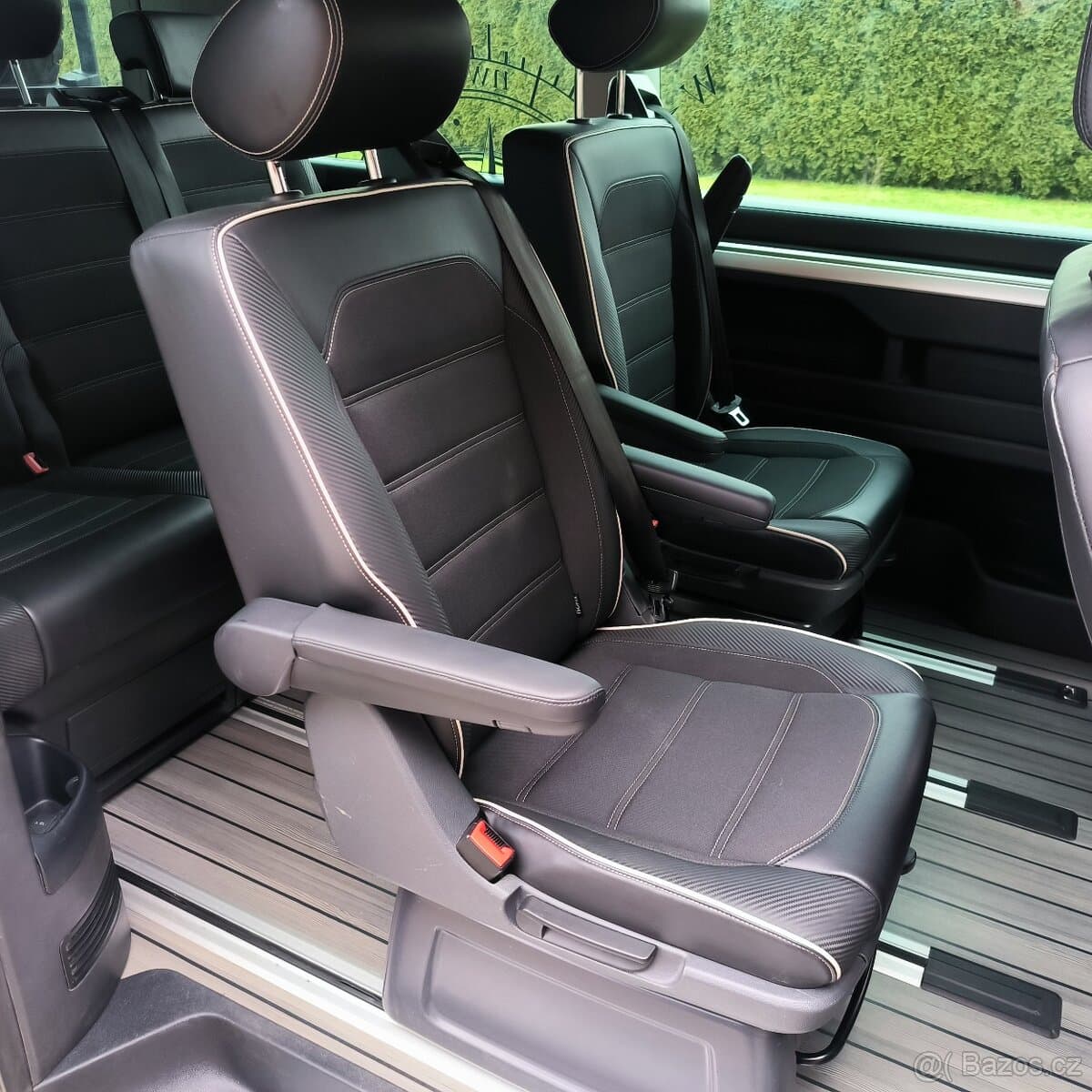 Volkswagen MULTIVAN - 18