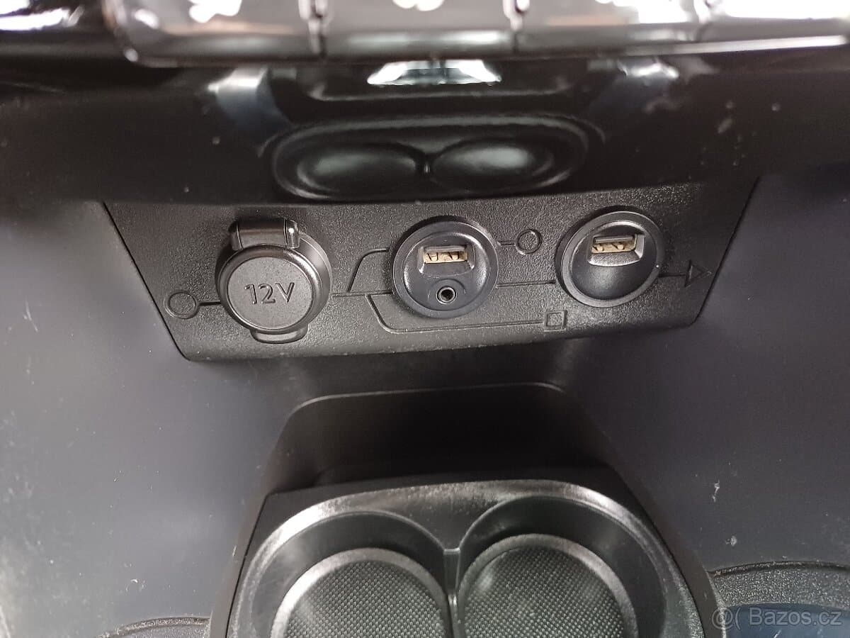 2012 Peugeot 208 - 18