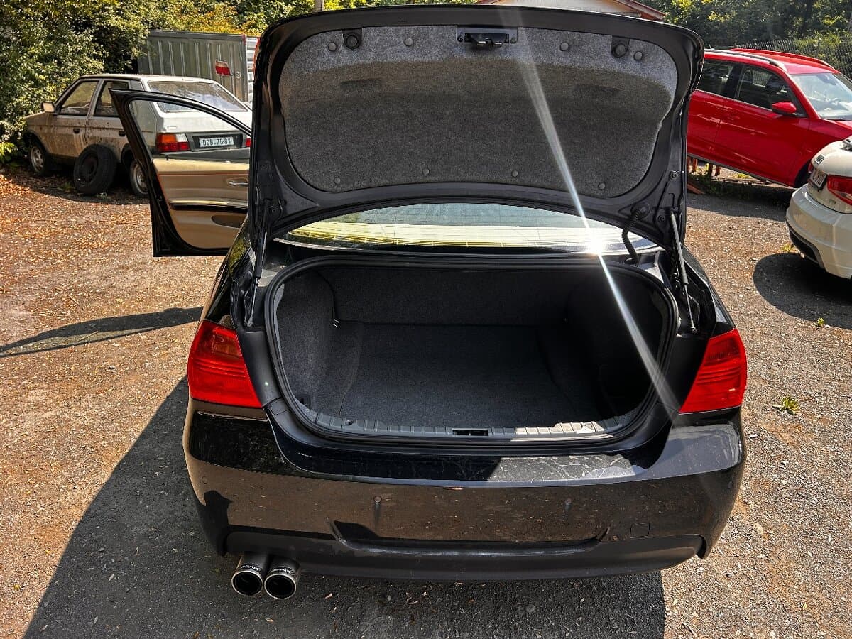 2005 BMW 3-SERIES - 18