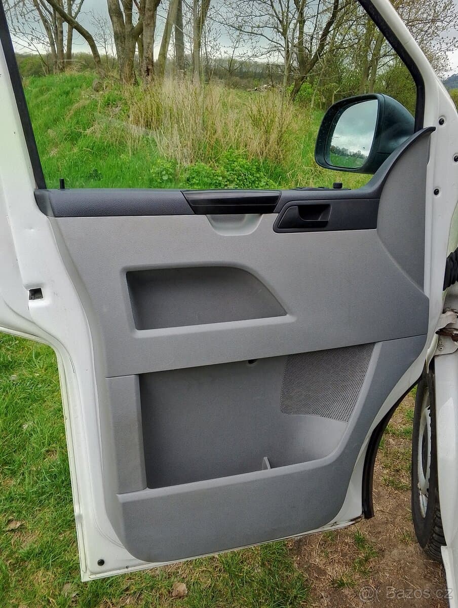 2010 Volkswagen CARAVELLE - 18